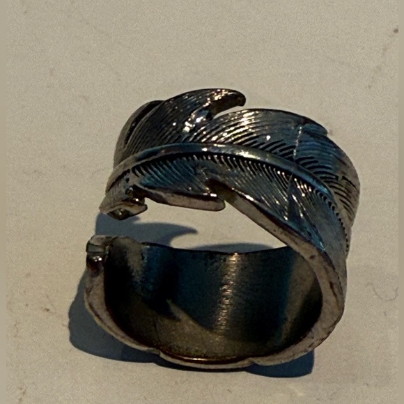 Silver leaf ring - Picture 3 of 4